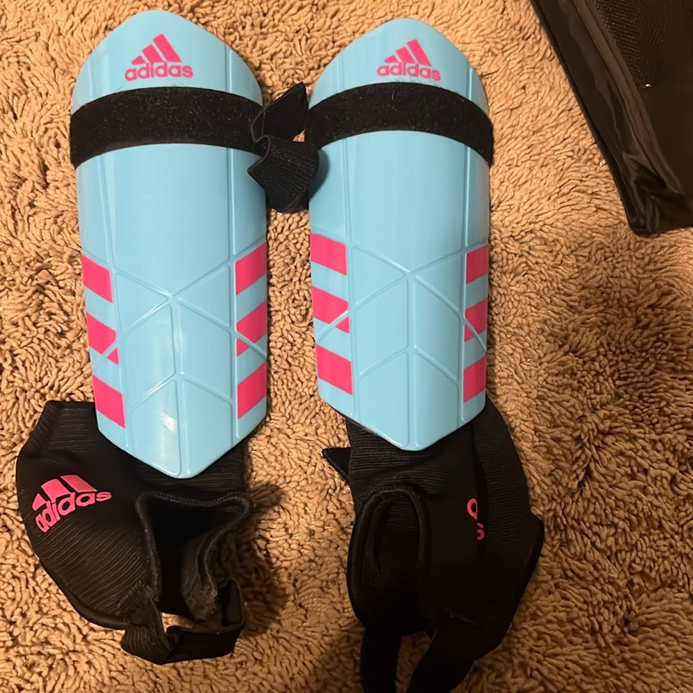 Adidas shinguards for soccer with ankle straps and calf straps